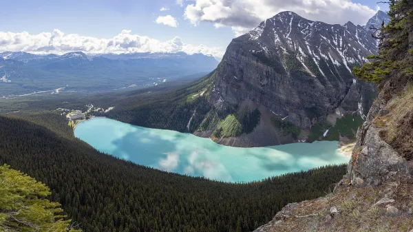 Lake Louise and the Victoria glacier valley seen from the Big Beehive